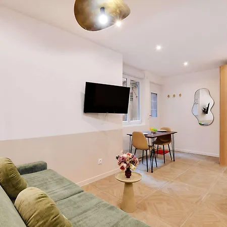 Apartment Faubourg Saint Denis 4p